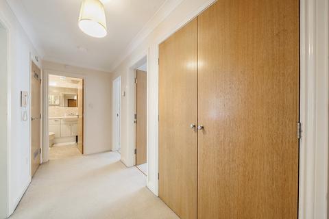 2 bedroom flat for sale, Cornwall House, Portland Crescent, Harrogate, North Yorkshire, HG1