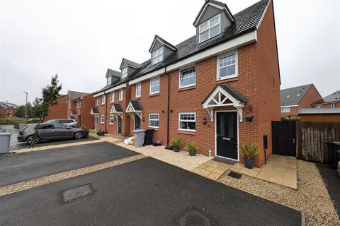 3 bedroom townhouse for sale, Corbett Road, Moston, Sandbach