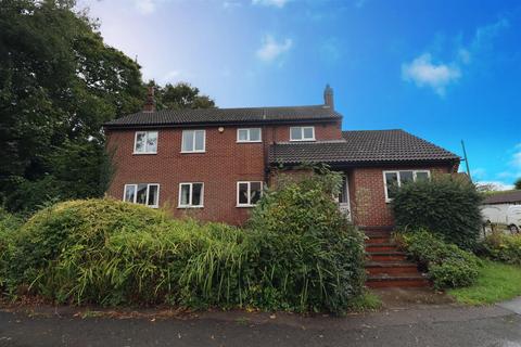 4 bedroom detached house to rent, High Street, Nuneaton CV13