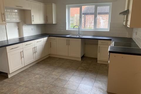 4 bedroom detached house to rent, High Street, Nuneaton CV13