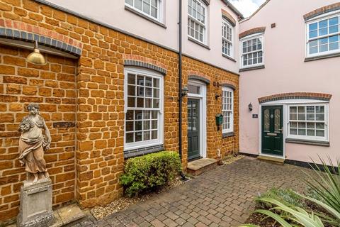 8 Wesley Court, Rothwell, Kettering, NN14 6FZ