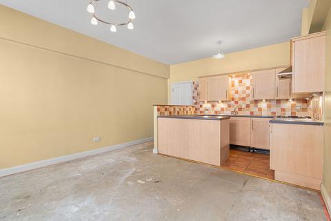 8 Wesley Court, Rothwell, Kettering, NN14 6FZ