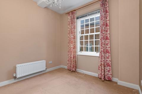 8 Wesley Court, Rothwell, Kettering, NN14 6FZ