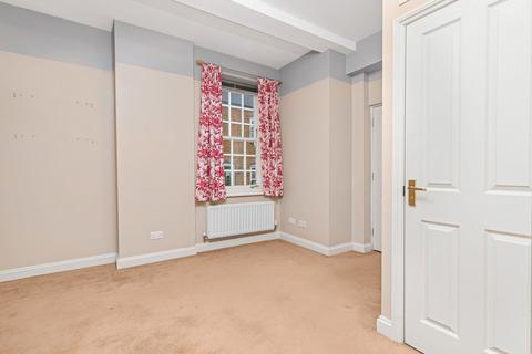 8 Wesley Court, Rothwell, Kettering, NN14 6FZ