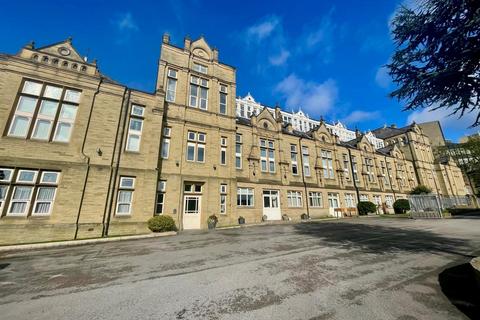 2 bedroom flat to rent, Clare Hall Apartments, Halifax