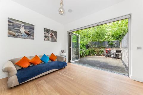 2g Cintra Park, London, SE19 2LH