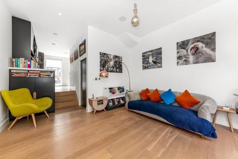 2g Cintra Park, London, SE19 2LH