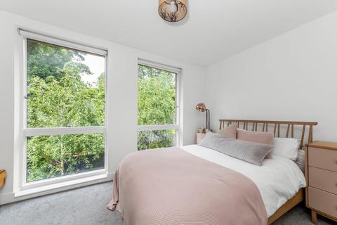2g Cintra Park, London, SE19 2LH