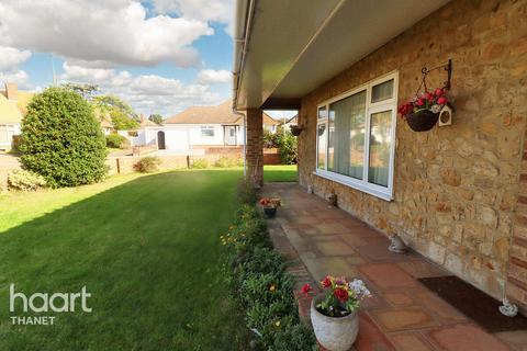 3 bedroom detached bungalow for sale, Manor Drive, Birchington