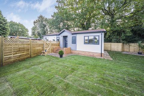 2 bedroom park home for sale, Brownfield Gardens, Maidenhead