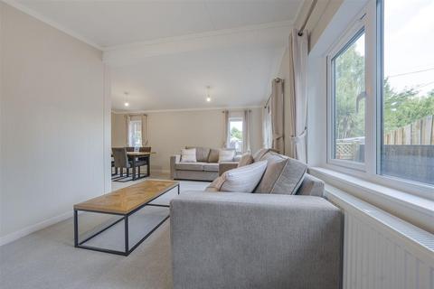 2 bedroom park home for sale, Brownfield Gardens, Maidenhead