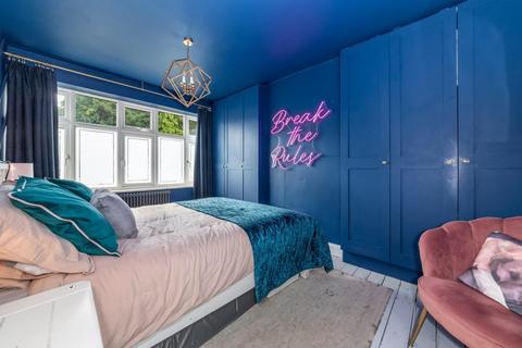 20 Cintra Park, London, SE19 2LH