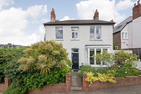 17a High View Road, London, SE19 3SS