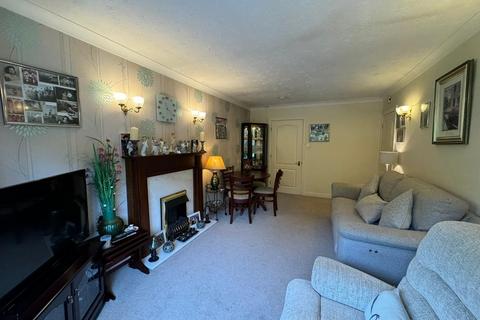 undefined, The Highlands, Edge Lane, Stretford