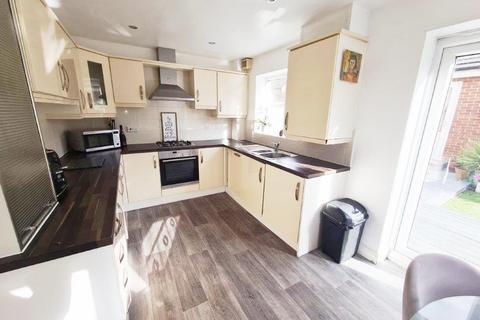 3 bedroom semi-detached house for sale, Baroness Road, Audenshaw