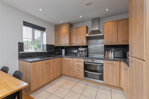 2 bedroom flat for sale, Centaurus Square, Curo Park Frogmore, St Albans