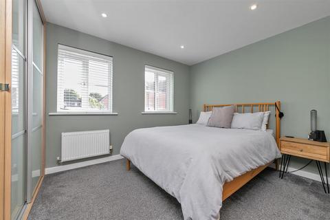 2 bedroom flat for sale, Centaurus Square, Curo Park Frogmore, St Albans