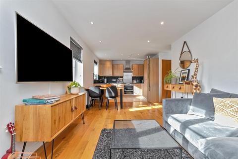 22 Centaurus Square, Frogmore, St Albans, AL2 2FH