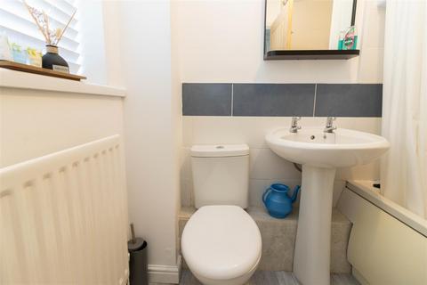 1 bedroom flat for sale, High Meadows, Kenton, Newcastle Upon Tyne