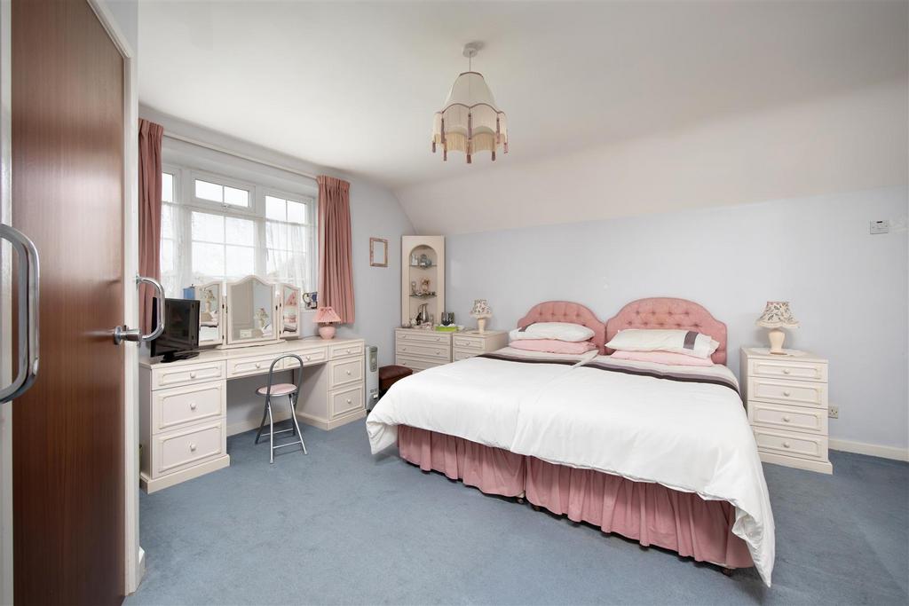 1 Sandringham Road Trowbridge BA14 0 JU (23).jpg