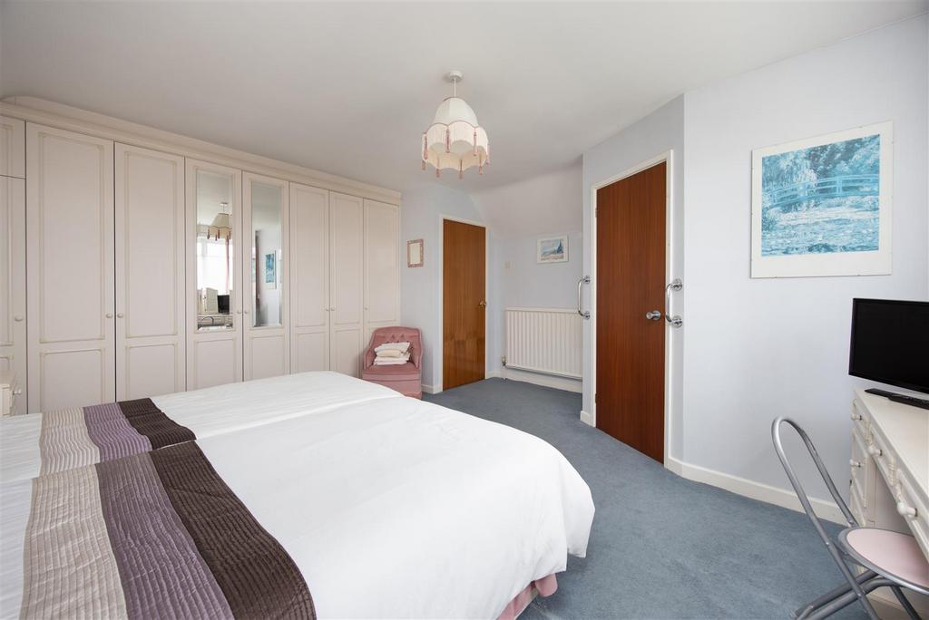 1 Sandringham Road Trowbridge BA14 0 JU (24).jpg