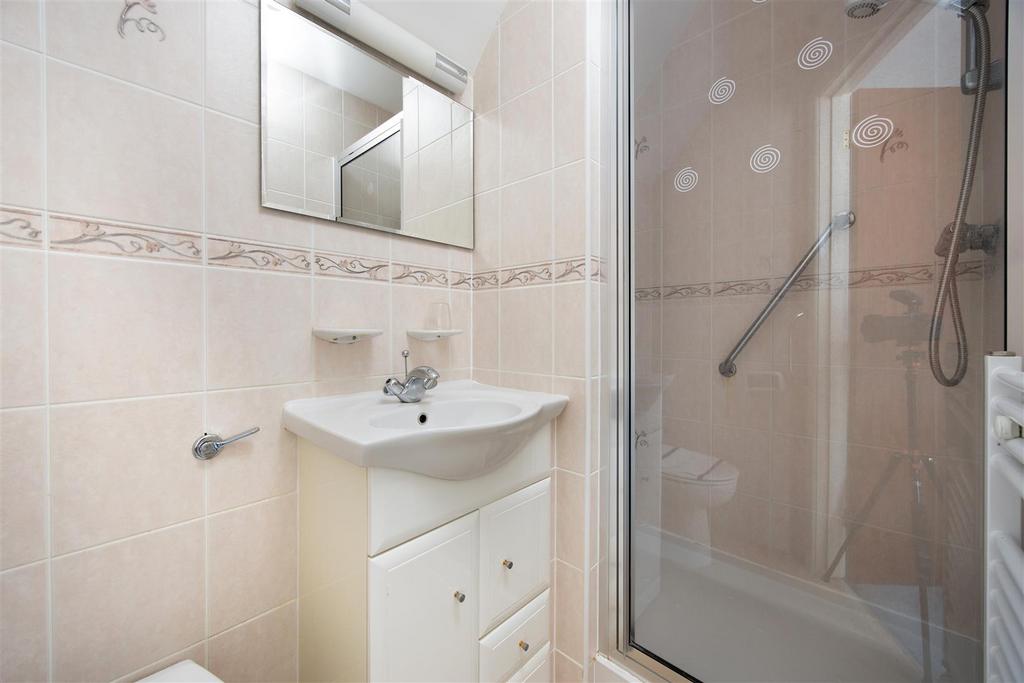 1 Sandringham Road Trowbridge BA14 0 JU (25).jpg