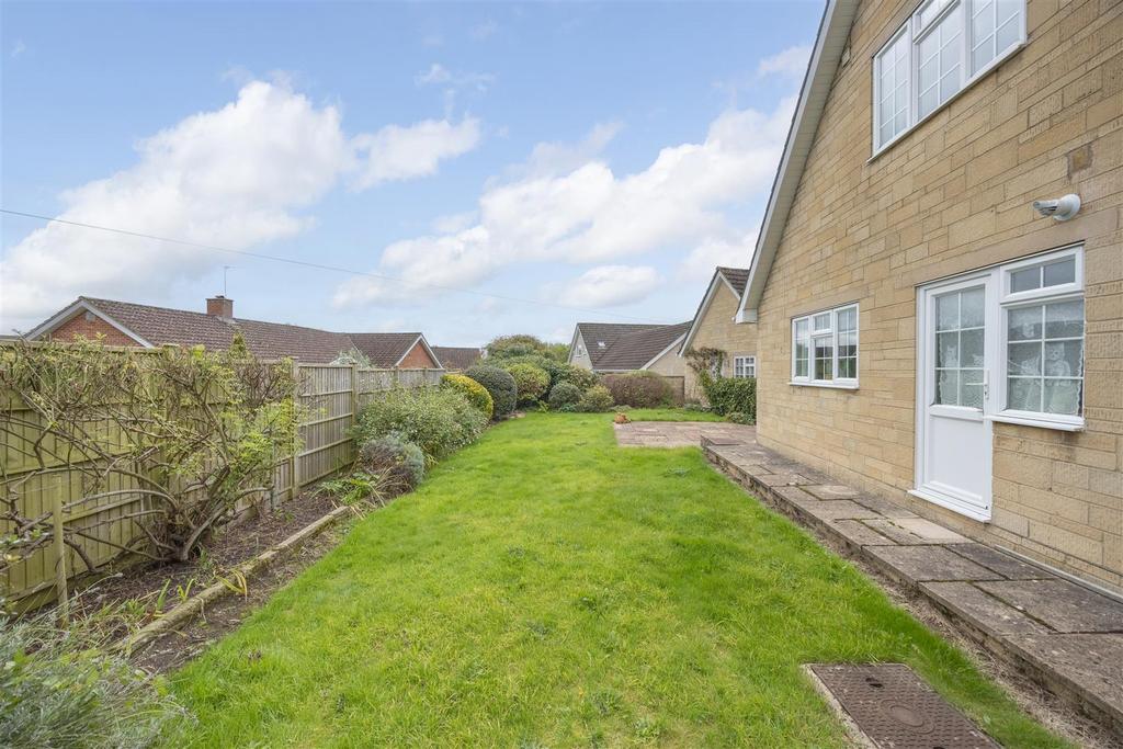 1 Sandringham Road Trowbridge BA14 0 JU (31).jpg