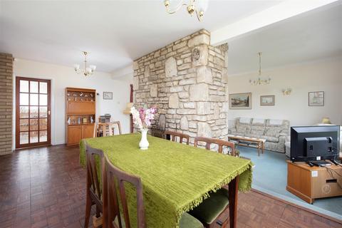 1 Sandringham Road, Trowbridge, BA14 0JU