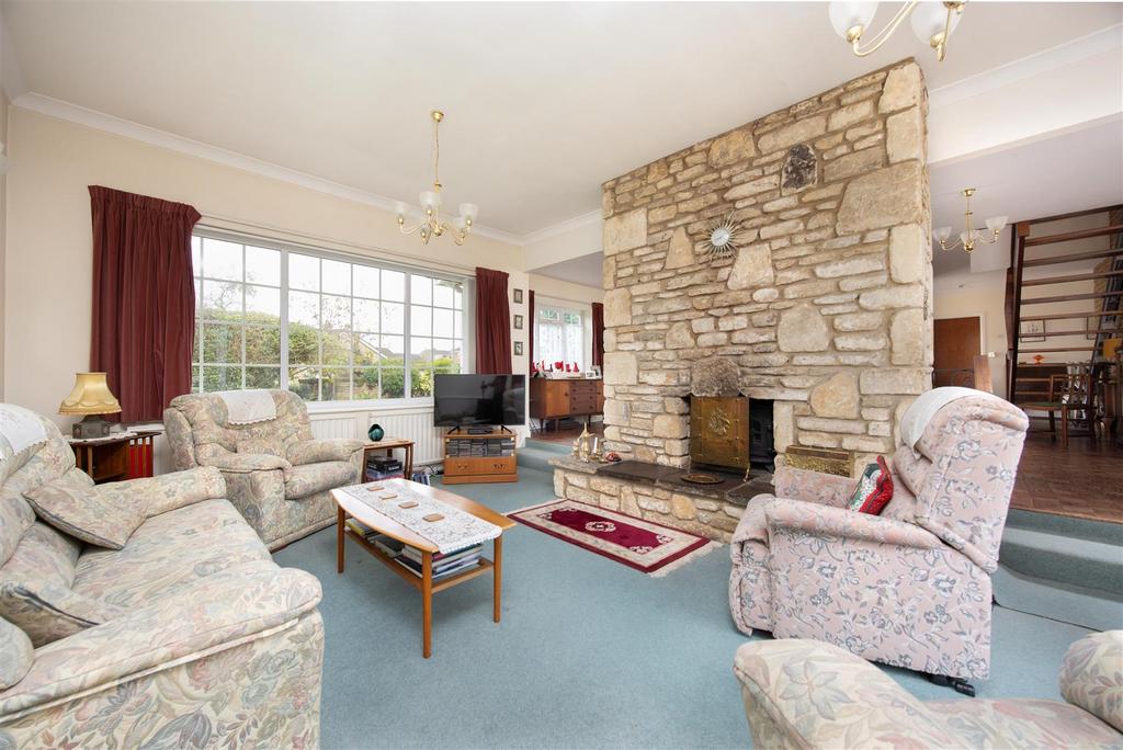 1 Sandringham Road Trowbridge BA14 0 JU (12).jpg
