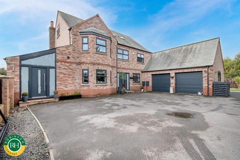 11a Blenheim Drive, Finningley, Doncaster, DN9 3QF