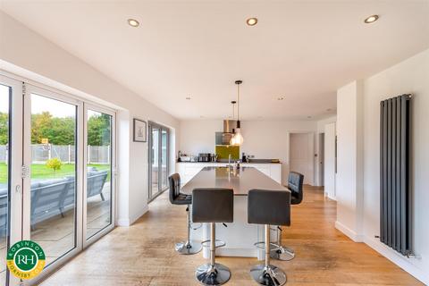 11a Blenheim Drive, Finningley, Doncaster, DN9 3QF