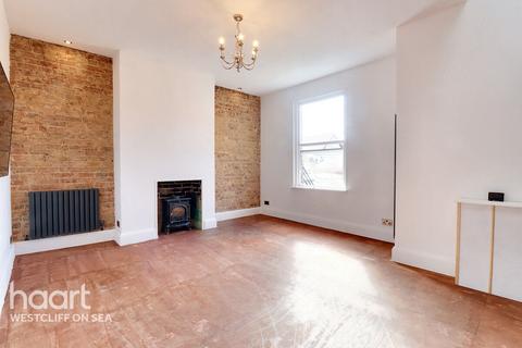 2 bedroom flat for sale, Silverdale Avenue, Westcliff-On-Sea