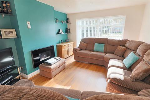 4 bedroom semi-detached house for sale, Westwood Avenue, Lowestoft