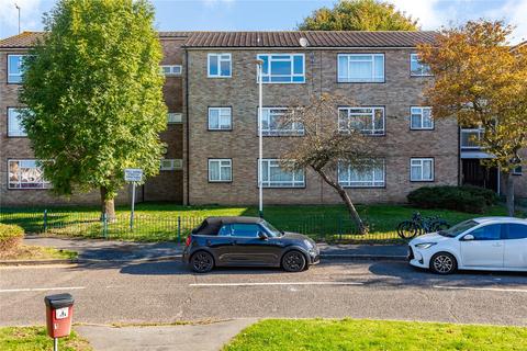 16 Aldwych Close, Hornchurch, RM12 4JX