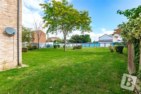 16 Aldwych Close, Hornchurch, RM12 4JX
