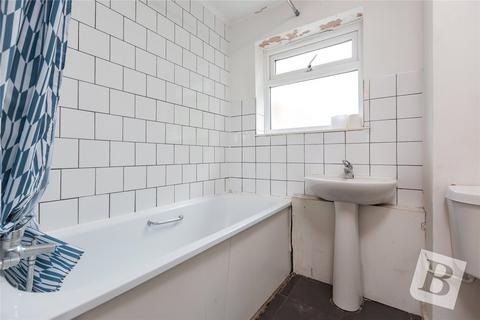 16 Aldwych Close, Hornchurch, RM12 4JX