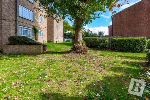 16 Aldwych Close, Hornchurch, RM12 4JX