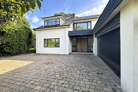 West Drive, Aldwick Bay Estate, Aldwick, West Sussex PO21