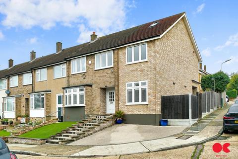 9 William Close, Collier Row, Romford, RM5 3EX