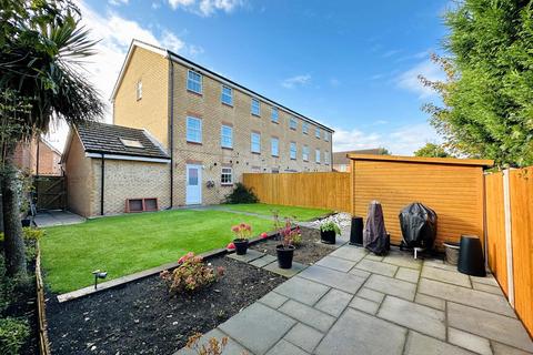 3 bedroom end of terrace house for sale, Blackthorn Close, Whitley, Goole