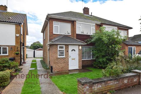 3 bedroom semi-detached house for sale, Elm Drive, Cheshunt EN8