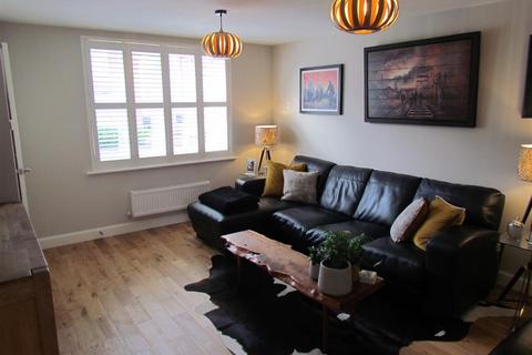 74 Derwent Road, Pickering, YO18 7UB