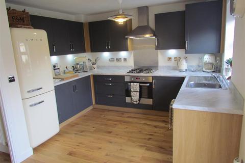 74 Derwent Road, Pickering, YO18 7UB