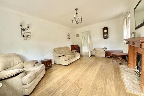 2 bedroom detached bungalow for sale, Hen Parc Lane, Upper Killay, Swansea