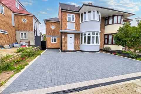 4 bedroom semi-detached house for sale, Oakleigh Gardens, Orpington BR6