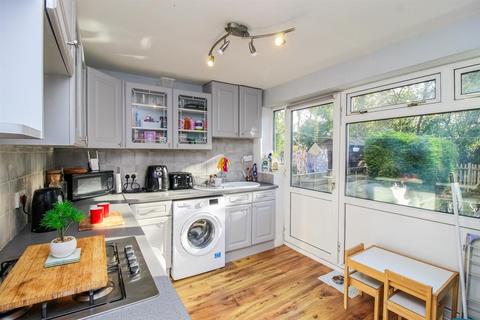 23 Dunn Close, Wrenthorpe, Wakefield, WF2 0SX