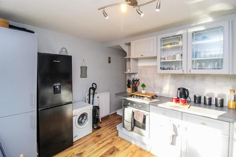 23 Dunn Close, Wrenthorpe, Wakefield, WF2 0SX