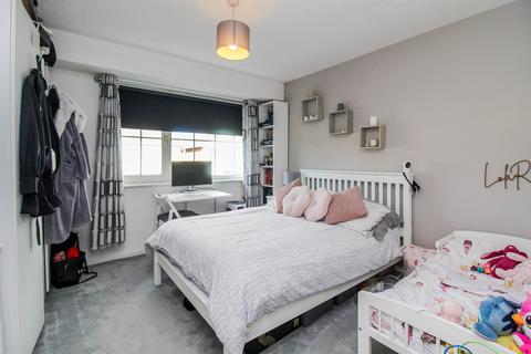 23 Dunn Close, Wrenthorpe, Wakefield, WF2 0SX