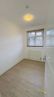 5 bedroom terraced house to rent, Hobart Gardens, Thornton Heath CR7