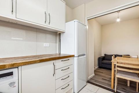 4 bedroom apartment to rent, Twyford Road, London, N1